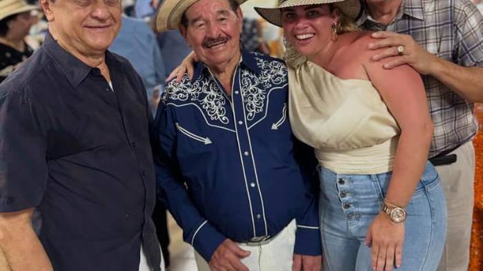 Redes Sociales/@marialuraczz_