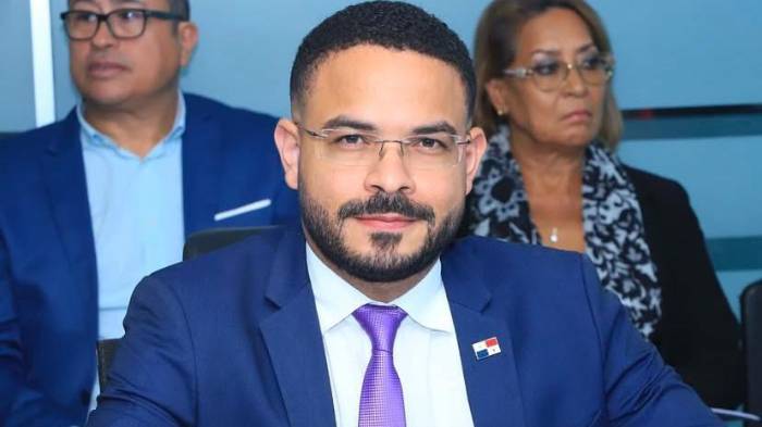 Betserai Richards rompe palitos del todo de la bancada Vamos