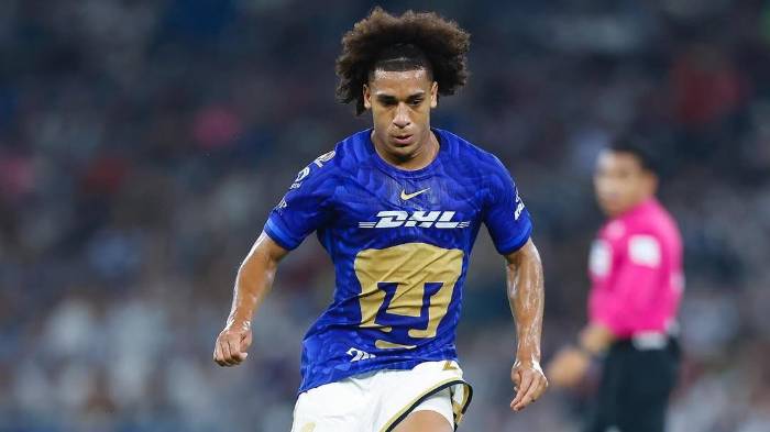 Adalberto Carrasquilla del Pumas.