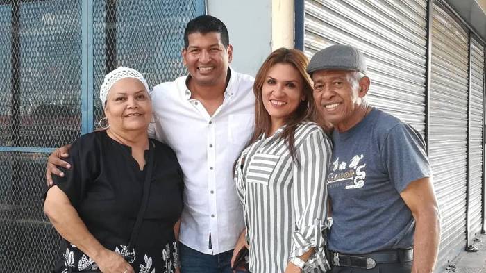 El papá de ‘El Nini’ conquistó al público con su talento.