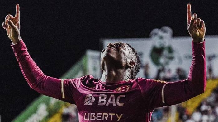 Fuera de Panamá, Tomás Rodríguez brilló con el Monagas de la primera división de Venezuela y en el Saprissa de Costa Rica