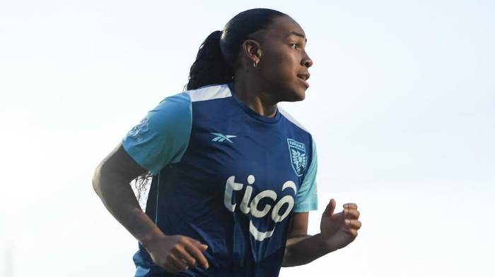 La defensora panameña Wendy Natis durante el entrenamiento de este sábado en Curazao.