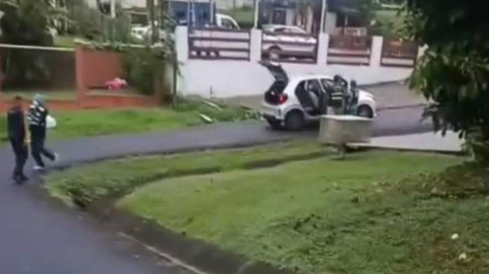 Auto implicado en el robo y hallazgo del cadáver.