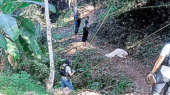 Se desconoce el móvil de este crimen. Lugareños aseguraron que la víctima andaba en malos pasos.
