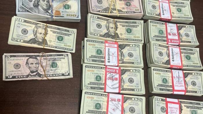 Aprehenden a dos hombres con más de $50 mil en efectivo