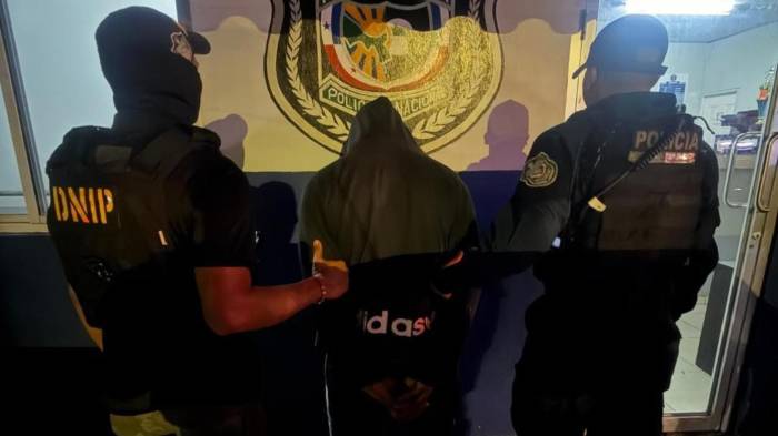 Un ciudadano de 32 años que conducía el vehículo fue aprehendido durante el operativo.
