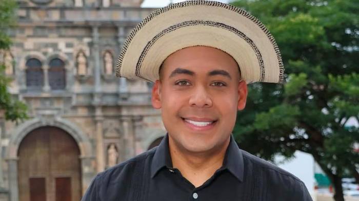 Redes Sociales/@edwinpitti