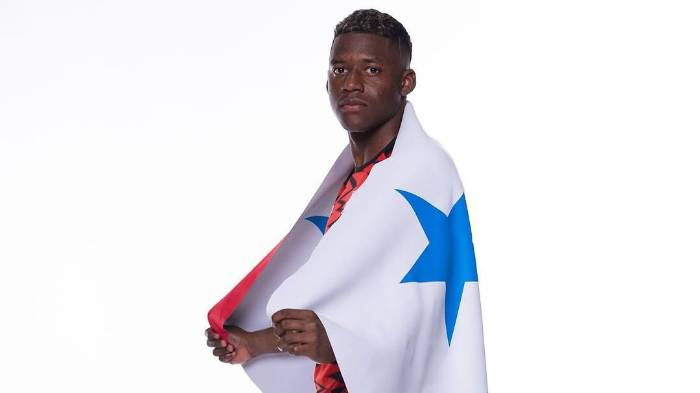 El lateral izquierdo Omar Valencia podría debutar con el New York Red Bulls.