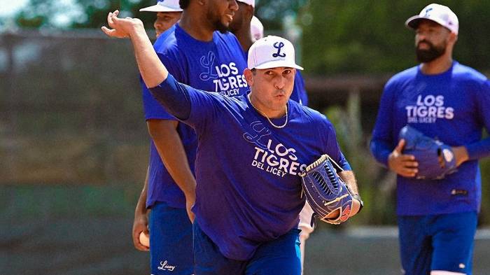 Paolo Espino durante el entrenamiento.