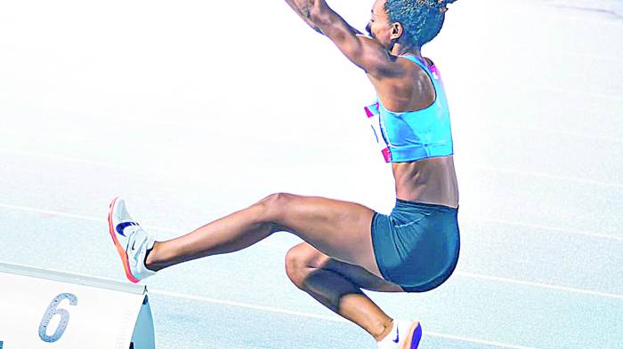 Con 6.43 m superó a la trinitense Tyra Spotsville.