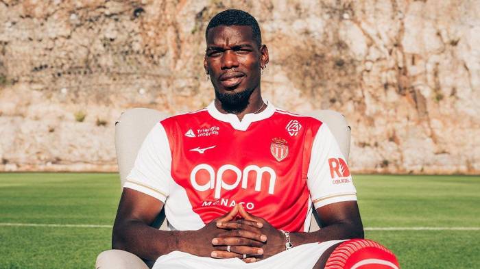 El mediocampista francés Paul Pogba estampó su firma con el AS Mónaco hasta junio de 2027.