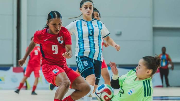 La selección femenina de futsal de Panamá enfrentó a Argentina en su debut en los Juegos Suramericanos de la Juventud, en un partido de alta exigencia ante una de las potencias del torneo.