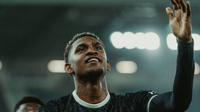Murillo se cruza con el Marsella