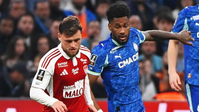 Michael Amir Murillo disputó los 90 minutos y fue clave por derecha en la victoria del Marsella.