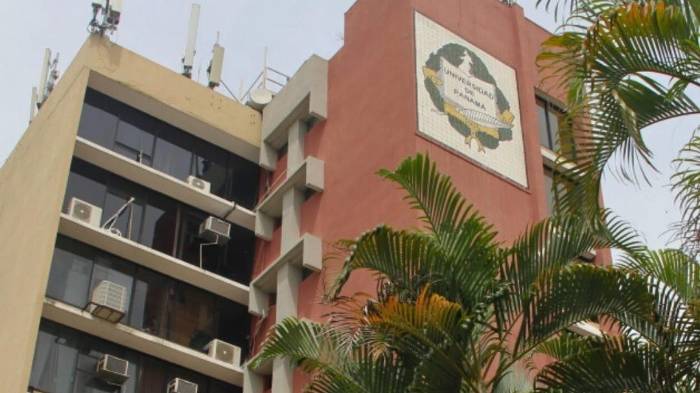 Según el rector la universidad defiende todo tipo de pensamiento, cualquiera sea su tendencia.