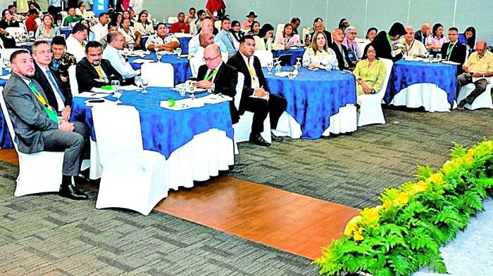 Asistentes destacaron la importancia de impulsar la pequeña empresa.