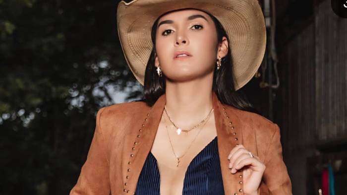 Reina del Carnaval tableño revoluciona la moda Western con su marca de lujo