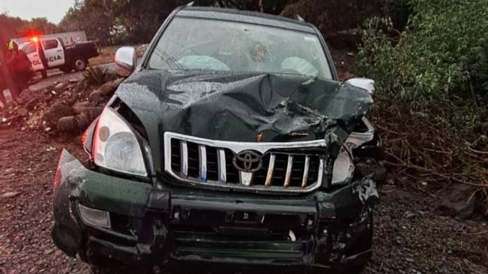 El accidente involucró un sedán y una camioneta en el sector de La Estrella Azul.
