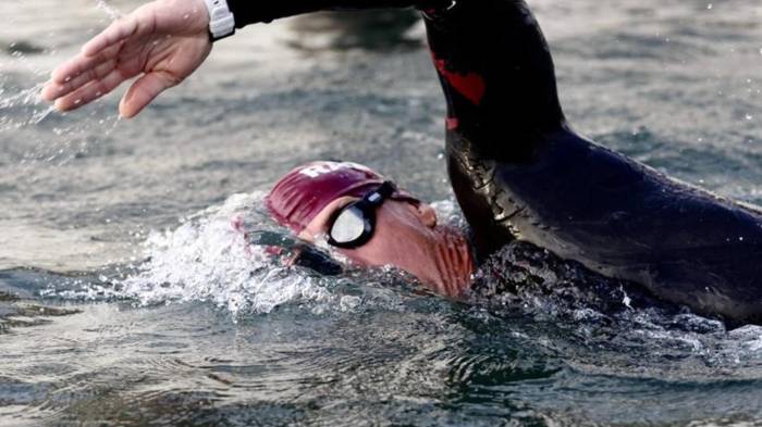 La competencia inició con 1.9 kilómetros de natación en aguas del Canal de Panamá.