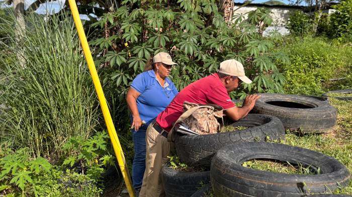 En Kuna Nega el Minsa realiza un operativo integral de limpieza, nebulización y eliminación de criaderos de mosquitos.