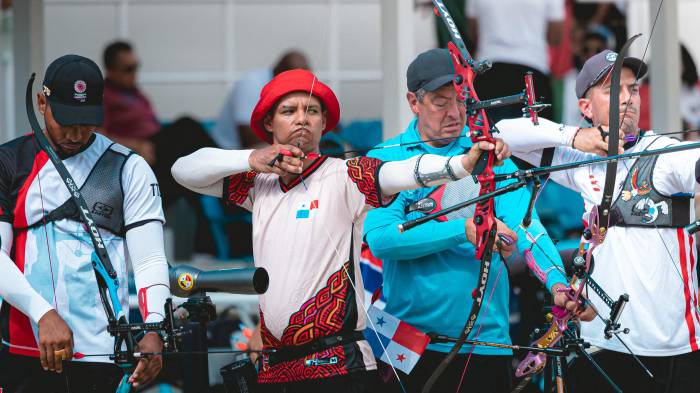 Liborio Saavedra va en busca del bronce en tiro con arco.
