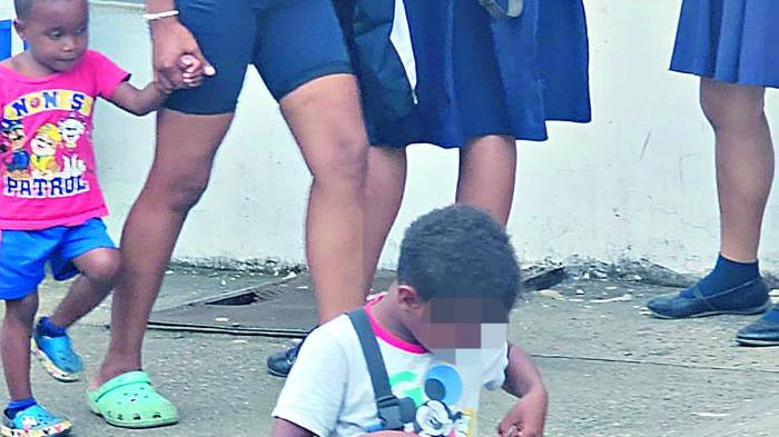 Niños trabajando en las calles: una realidad que persiste