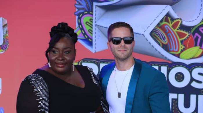 Recién operado, Mayer Mizrachi viaja a Miami a reunión con el equipo de Billboard