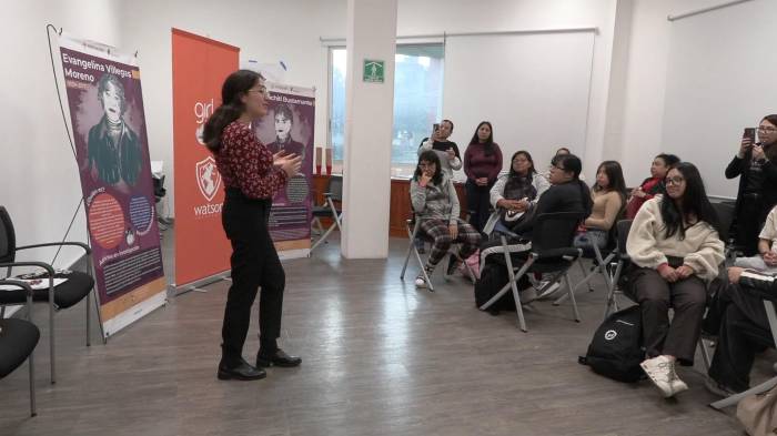 Taller organizado por la Fundación Abertis y UNICEF en Ciudad de México para reducir la brecha de género en las carreras STEM, donde, según datos de la OCDE, solo un tercio -entre el 30 y el 35 %- son mujeres. EFE