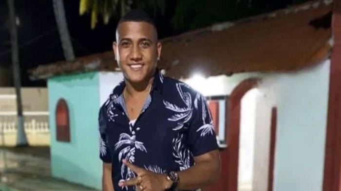 Acribillan a creador de contenido frente a su novia