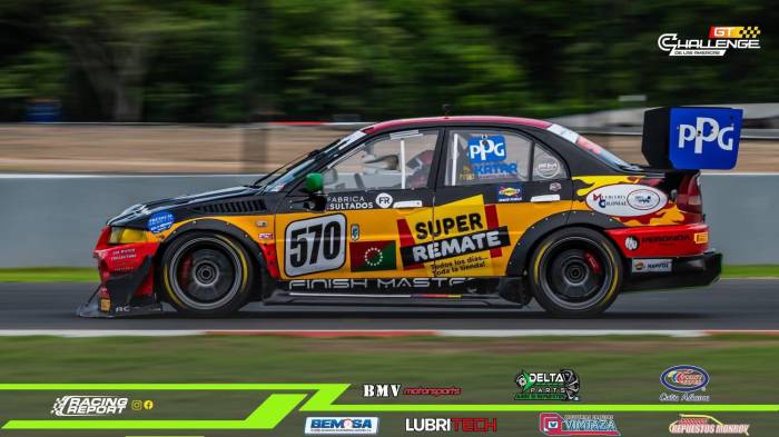 David Carballeda se prepara para la carrera nocturna antes de su reto en el GT Challenge