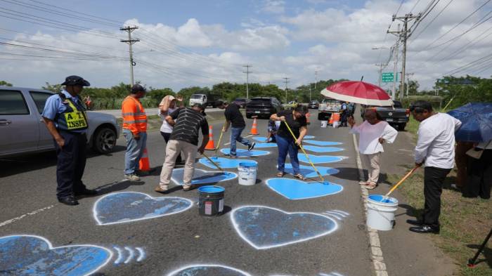 Un camión de carga impactó contra un autobús de pasajeros, resultando la muerte de 24 personas.