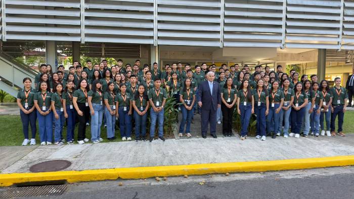 Inauguran el Centro de Especialidades Agropecuarias con 100 becarios