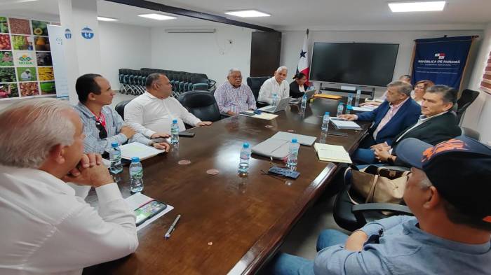 ANDIA se reunió con el Ministro de Desarrollo Agropecuario, Roberto Linares y su equipo.