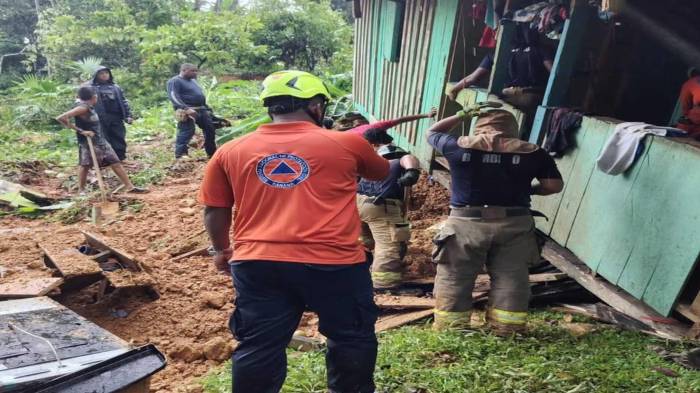 Equipos de rescate continúan desplegados en las provincias de Panamá y Bocas del Toro.