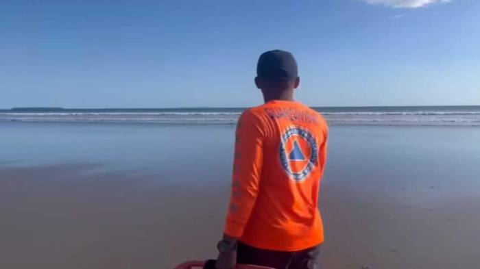 Autoridades advierten a pescadores y bañistas por el aumento de oleajes.