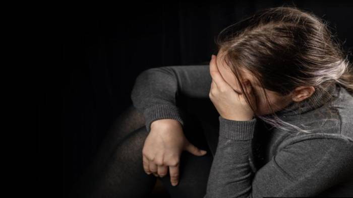 Detenida: mujer engañó a ocho hombres con pensión alimenticia durante 12 años