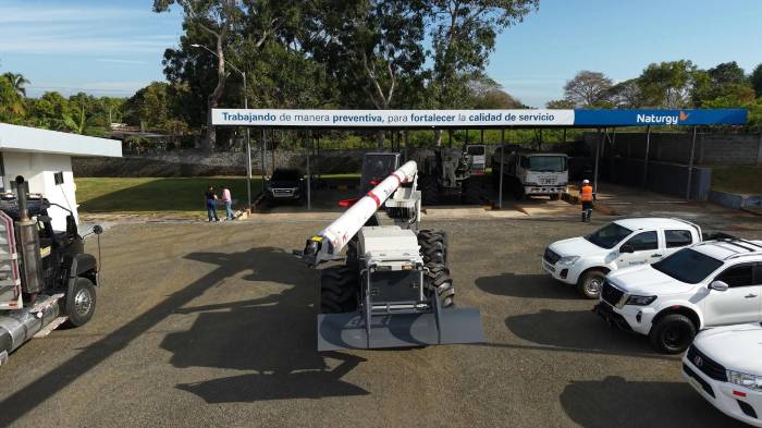 Naturgy fortalece el mantenimiento de la red eléctrica con poda mecanizada