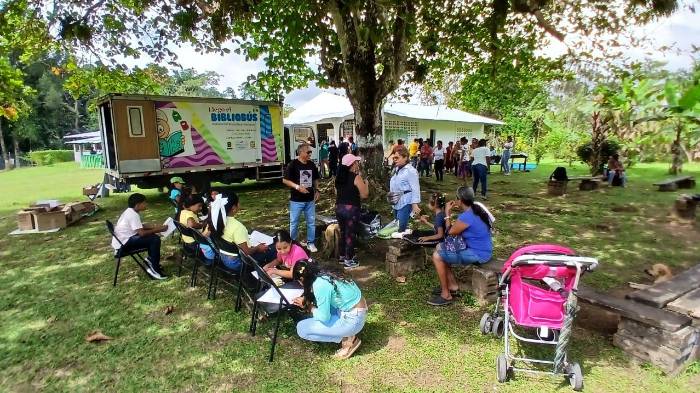 Biblioteca Nacional llevó jornada de lectura a Tres Hermanas
