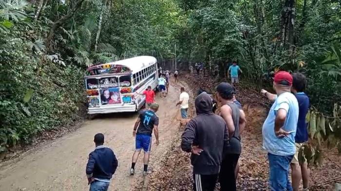 [VIDEO] Cientos de campistas quedaron atrapados por la lluvia en retiro espiritual