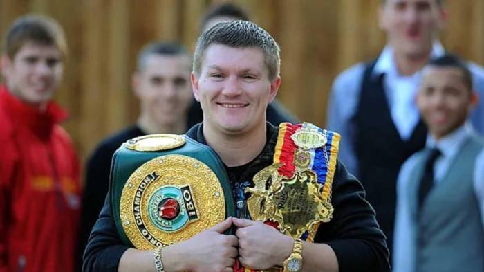 El británico Ricky Hatton había anunciado su regreso al ring este año tras 13 años retirado.