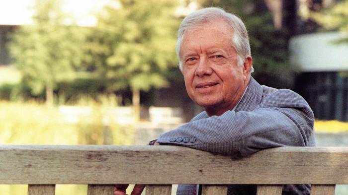 Fotografía cedida por la Fundación Carter del expresidente Jimmy Carter posando para una fotografía en 1994. EFE/ Fundación Carter