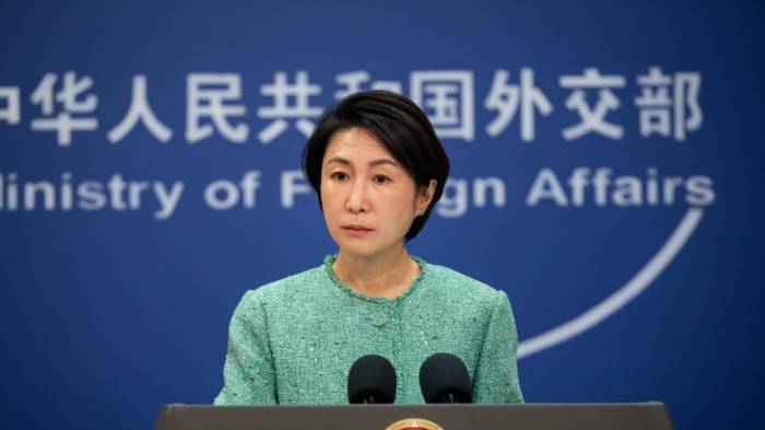 La portavoz de la Cancillería china Mao Ningl durante una conferencia de prensa en el ministerio en Pekín, el 23 de diciembre de 2024. EFE/EPA/JESSICA LEE