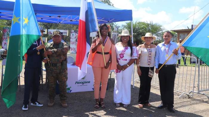 Los tres abanderados.