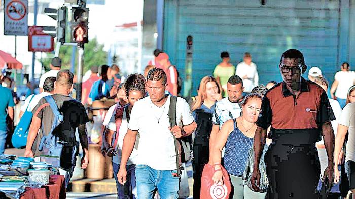 En octubre de 2024 había 202 mil desempleados.