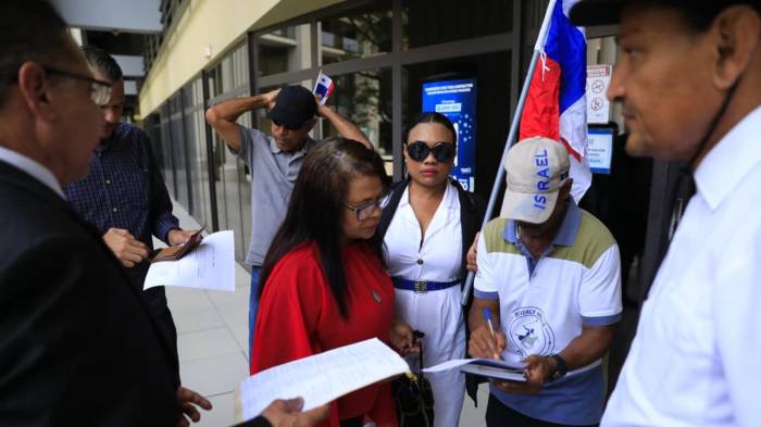 Iniciativa ciudadana propone una reforma constitucional con más control sobre el poder presidencial.