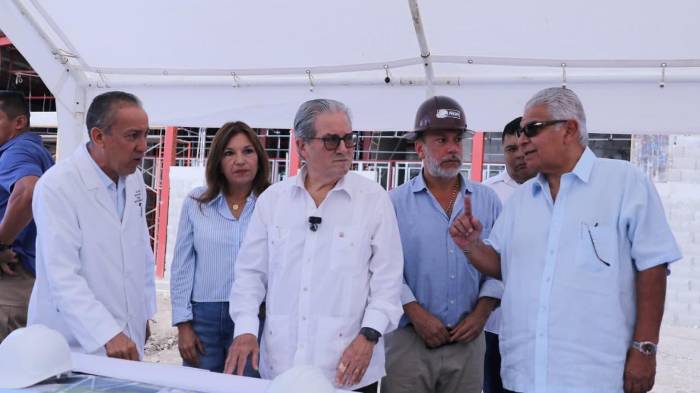 Presidente Mulino inspecciona construcción de la nueva Unidad Oncológica de Bugaba.