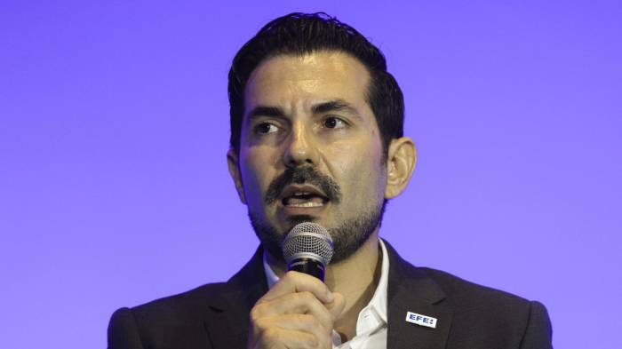 Juan Pablo Fernández Cebrián, director de Negocio de México, Centroamérica y Caribe de la Agencia EFE, habla durante el panel 'Puerto Rico como epicentro del turismo educativo: retos y oportunidades para potenciar el crecimiento económico' en el marco del foro 'Turismo Educativo: Puerto Rico como destino académico', en San Juan (Puerto Rico). EFE/ Thais Llorca