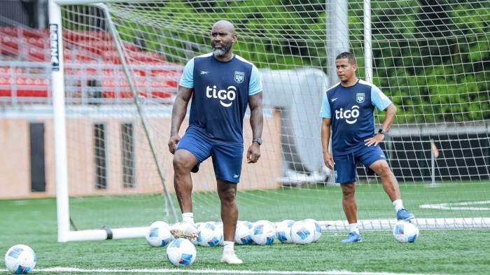 El excapitán de la Selección Nacional, Felipe Baloy, transmite su experiencia y liderazgo a la nueva generación de futbolistas panameños.