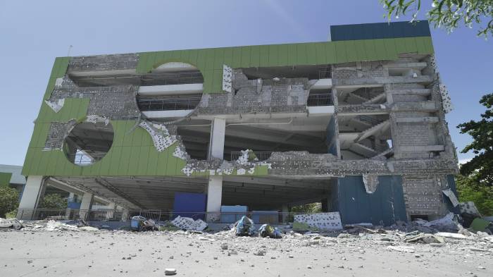 Suben a 19 los muertos por fuerte sismo en Filipinas