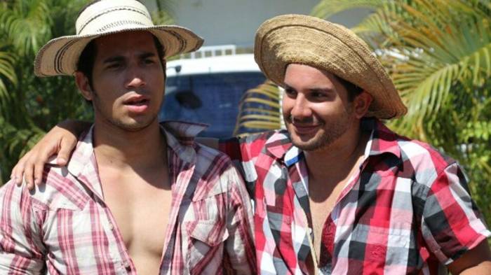 Segmento ‘Chacarín’ (Elmis Castillo) y ‘Chacarón’ (Jesús Montenegro) por el programa ‘Quién TV’.